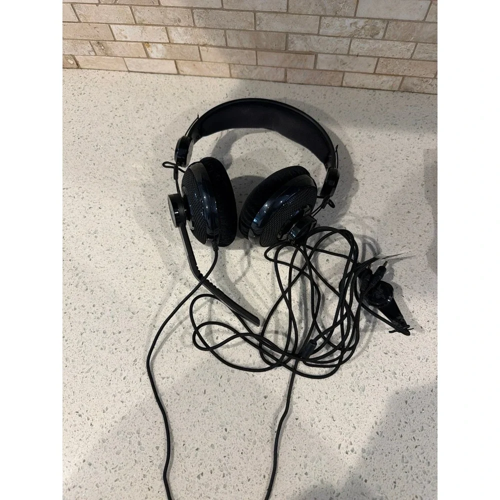 Razer Carcharias Gaming Headset Black Over Ear PC‎